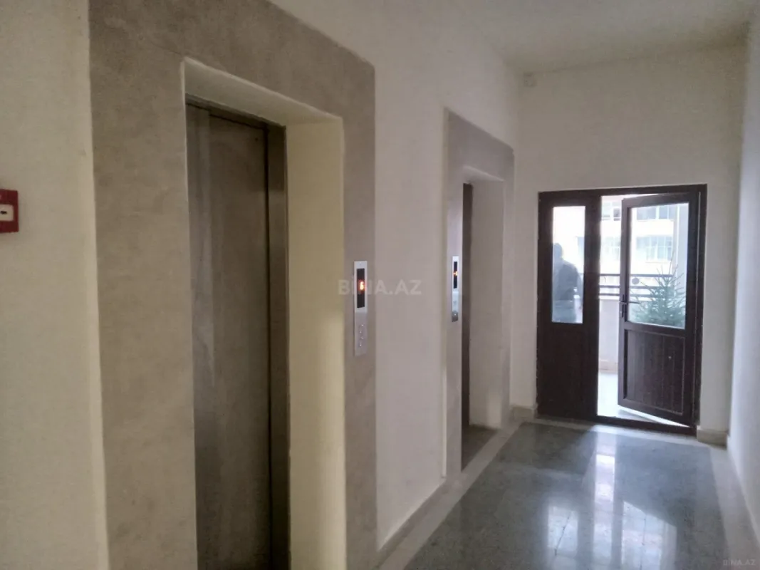 Satılır 3 otaqlı mənzil 142 m²