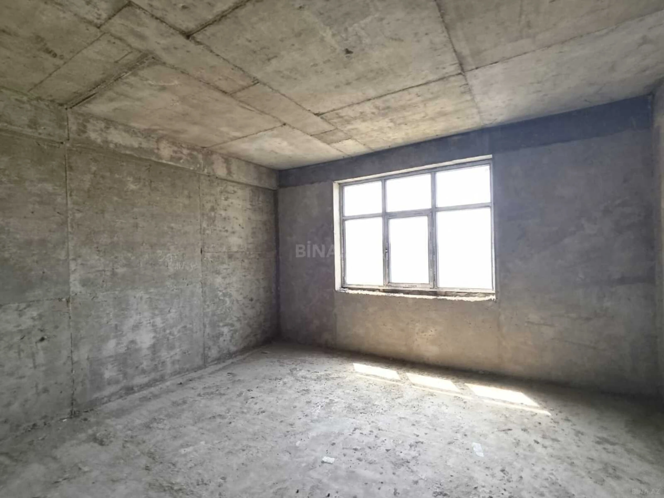 Satılır 4 otaqlı mənzil 181.7 m²