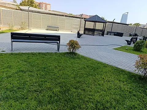 Satılır 4 otaqlı mənzil 181.7 m²