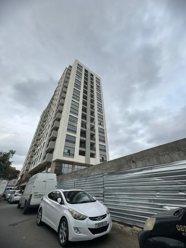 Satılır 4 otaqlı mənzil 181.7 m²
