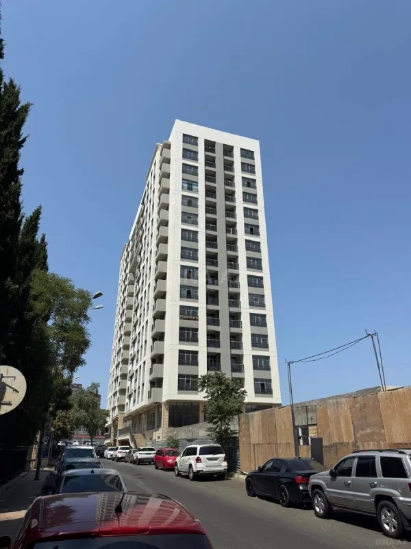 Satılır 4 otaqlı mənzil 181.7 m²