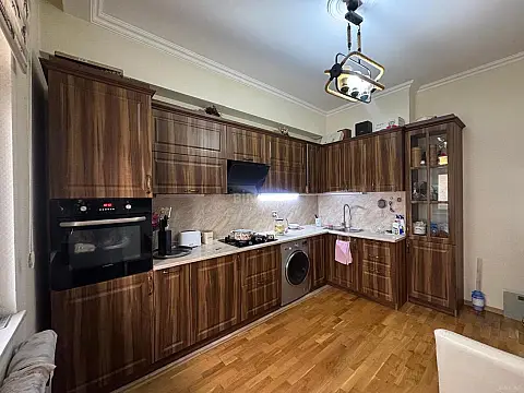 Satılır 2 otaqlı mənzil 64 m²