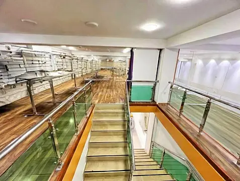 Kirayə verilir obyekt 390 m²