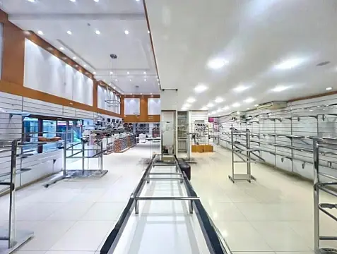 Kirayə verilir obyekt 390 m²