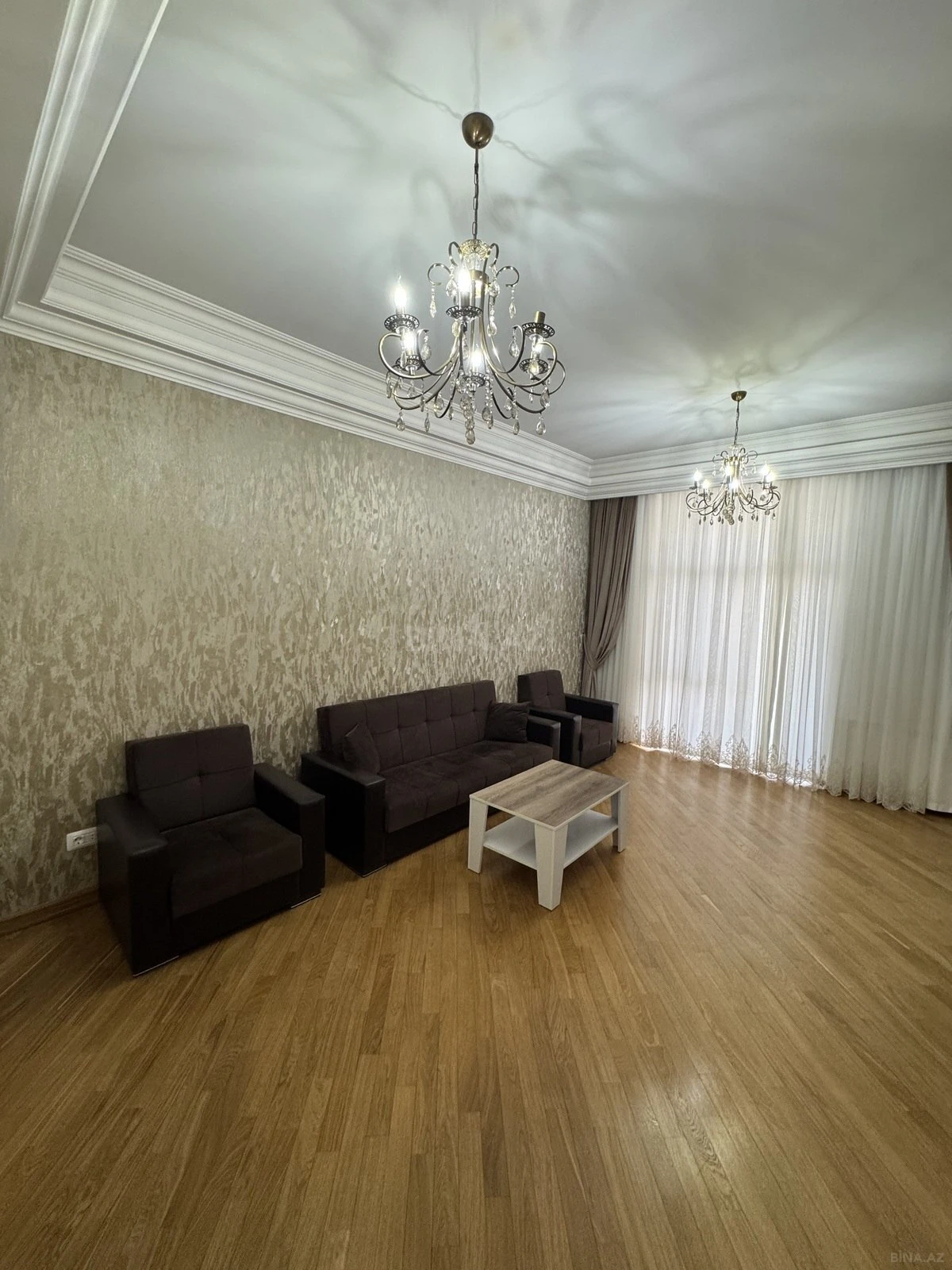 Kirayə verilir 2 otaqlı mənzil 95 m²
