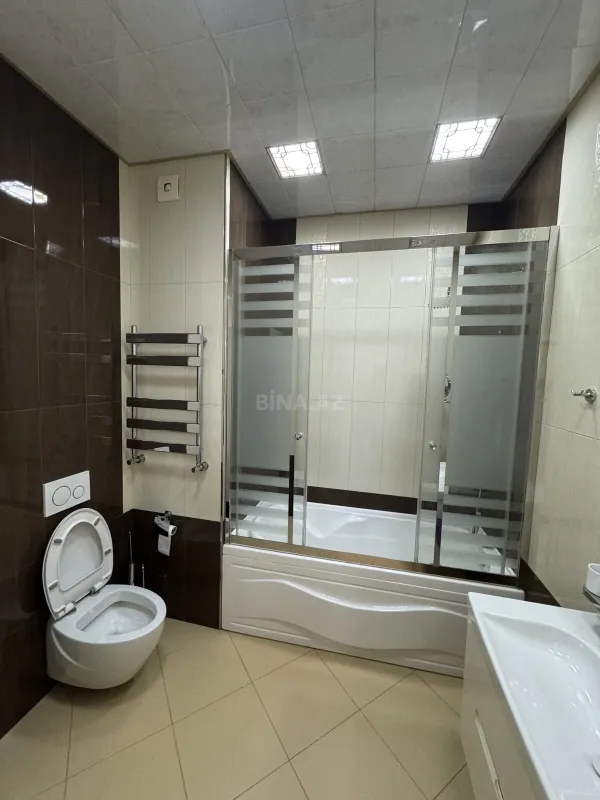 Kirayə verilir 2 otaqlı mənzil 95 m²