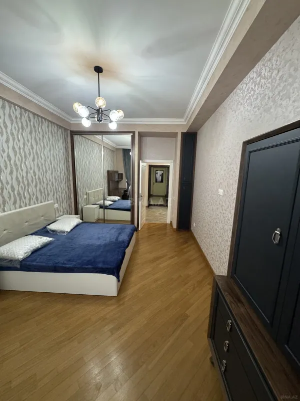 Kirayə verilir 2 otaqlı mənzil 95 m²