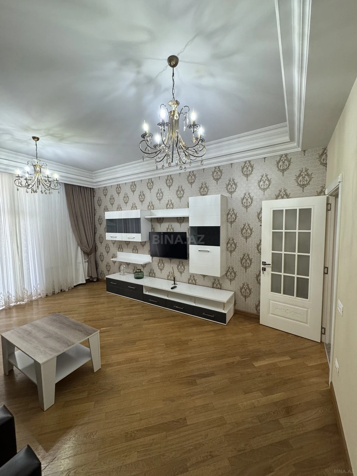 Kirayə verilir 2 otaqlı mənzil 95 m²