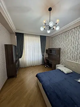 Kirayə verilir 2 otaqlı mənzil 95 m²