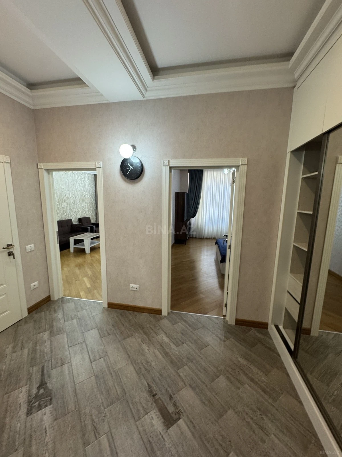 Kirayə verilir 2 otaqlı mənzil 95 m²