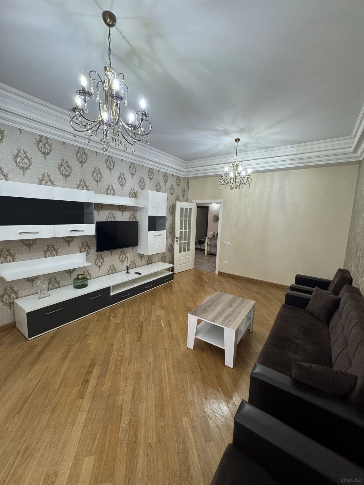 Kirayə verilir 2 otaqlı mənzil 95 m²