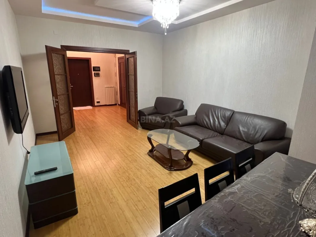 Kirayə verilir 2 otaqlı mənzil 85 m²