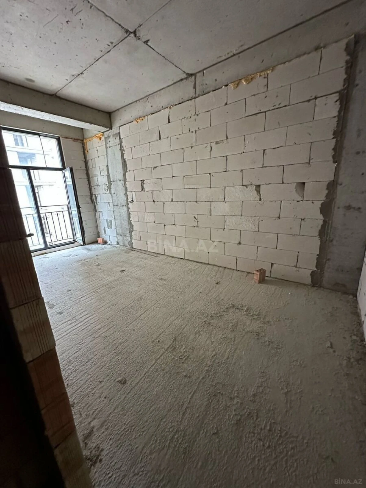 Satılır 2 otaqlı mənzil 56 m²