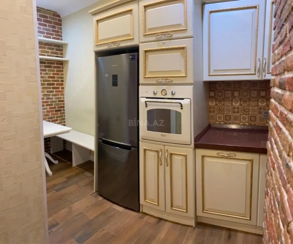 Kirayə verilir 3 otaqlı mənzil 114 m²