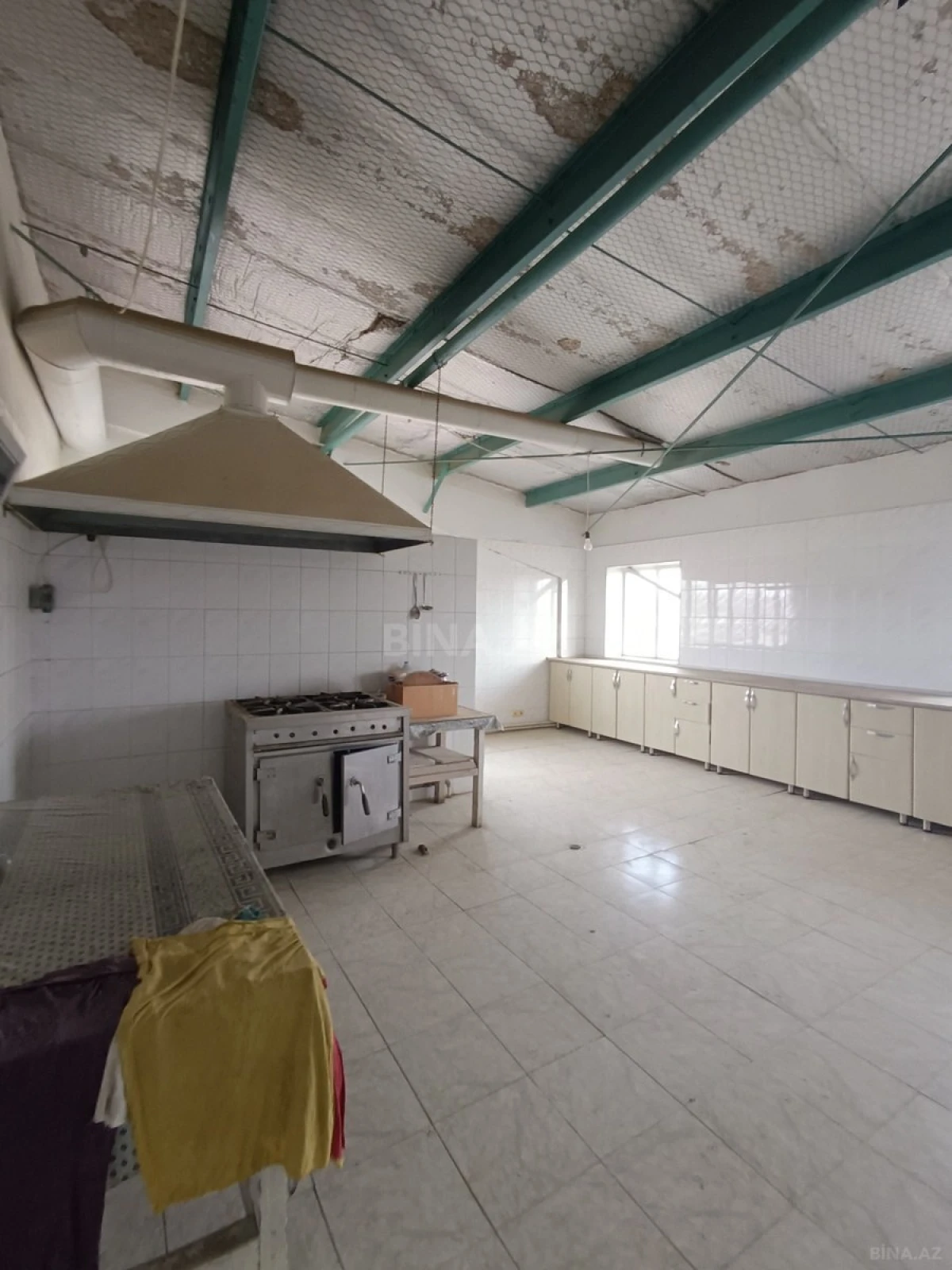 Kirayə verilir obyekt 1700 m²