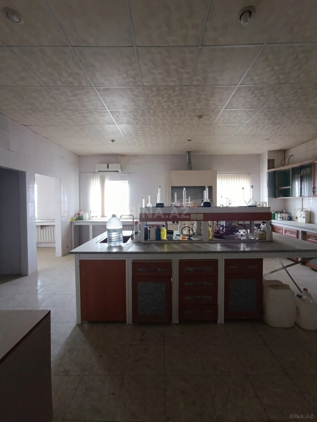 Kirayə verilir obyekt 1700 m²