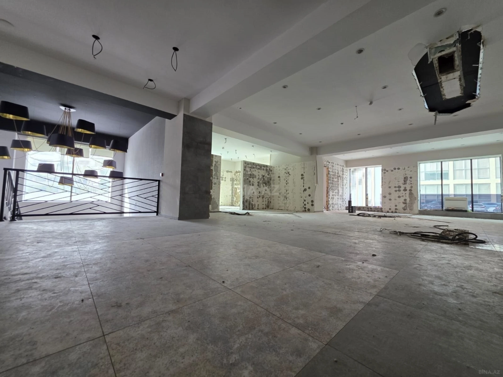 Satılır obyekt 650 m²