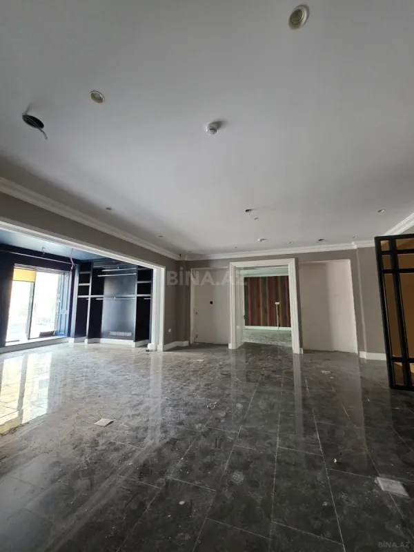Satılır obyekt 650 m²