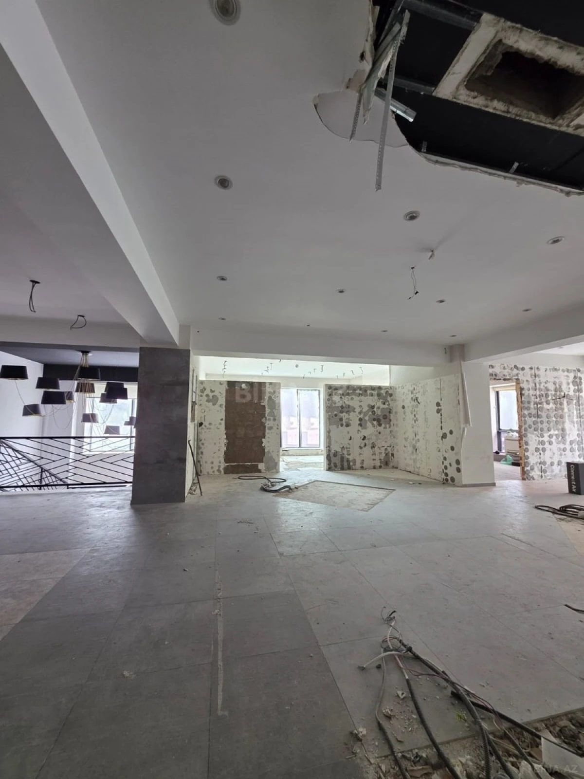 Satılır obyekt 650 m²