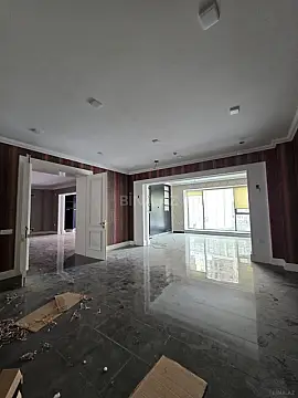 Satılır obyekt 650 m²