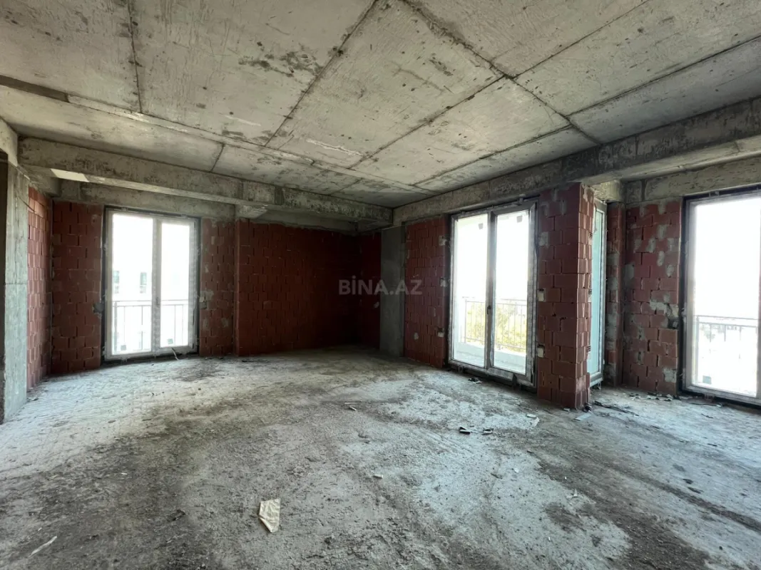 Satılır 3 otaqlı mənzil 112 m²