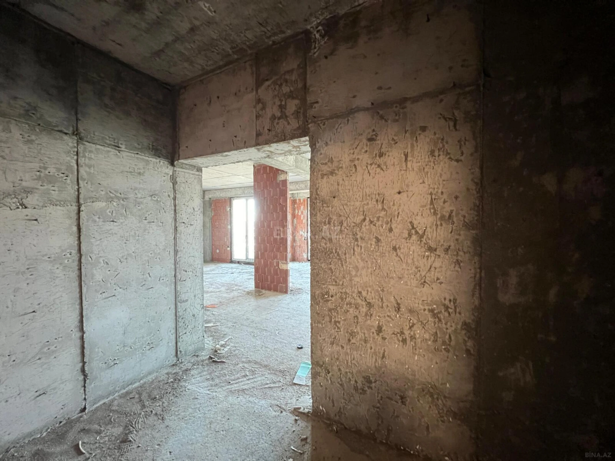 Satılır 3 otaqlı mənzil 112 m²