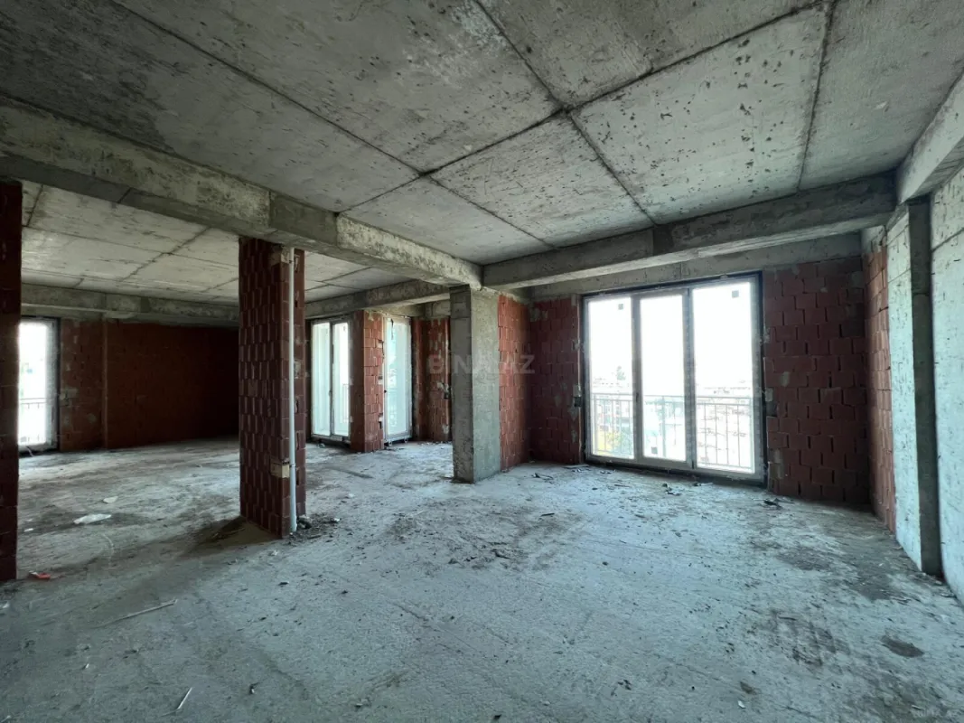 Satılır 3 otaqlı mənzil 112 m²