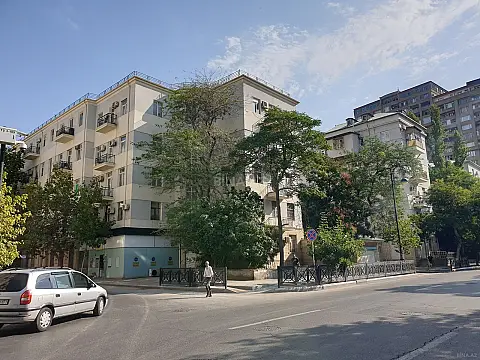 Kirayə verilir 3 otaqlı mənzil 80 m² — Bakı 3 otaq 80.00 m²