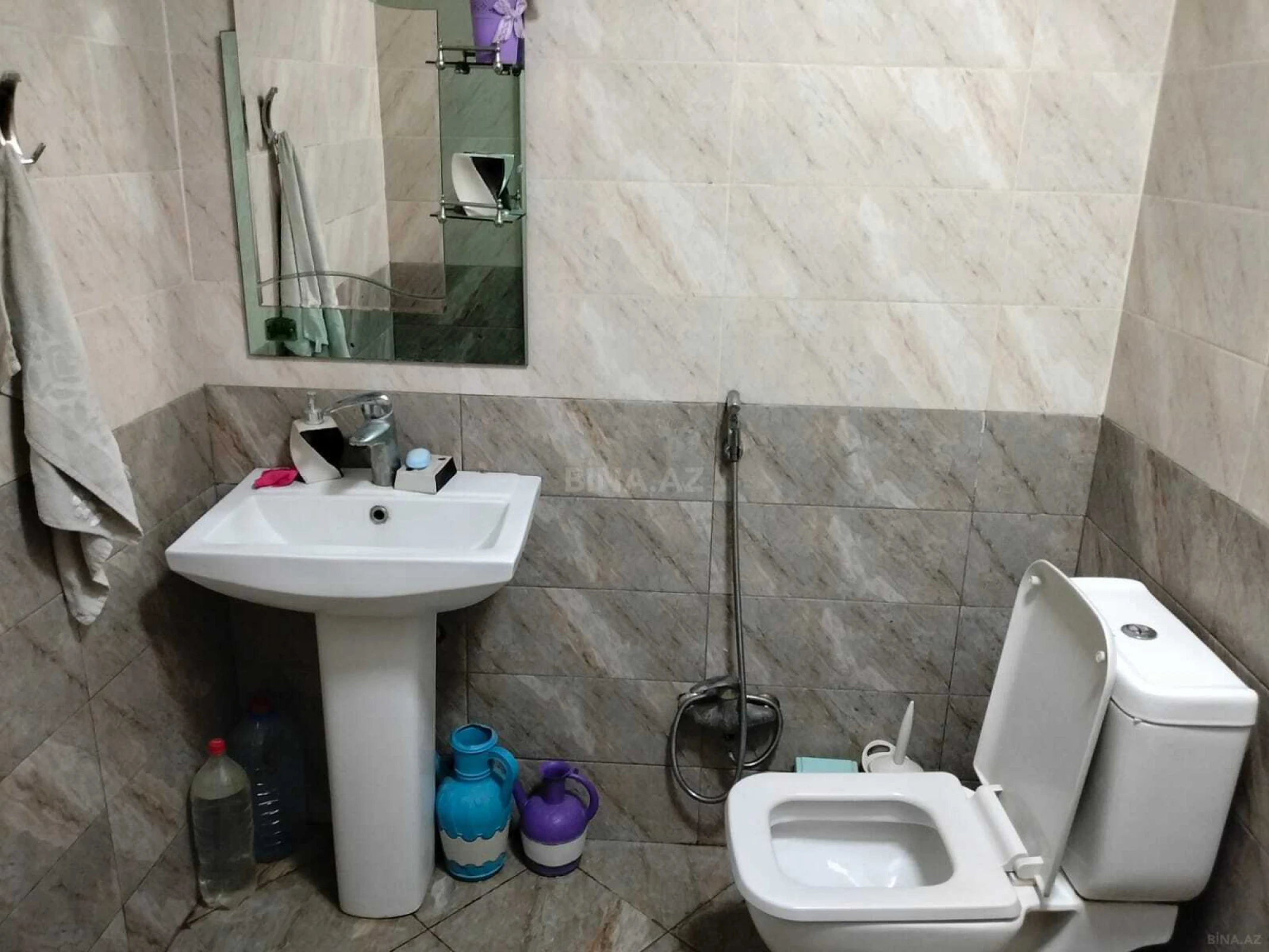 Satılır 4 otaqlı mənzil 140 m²