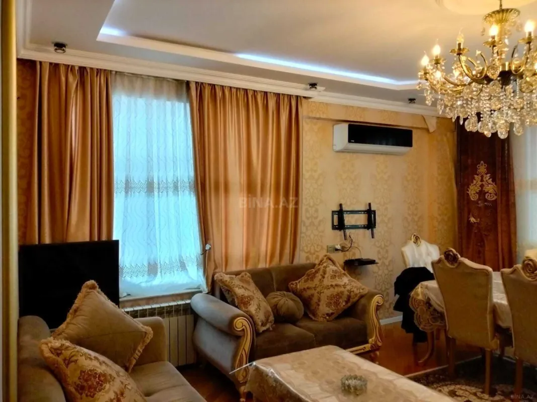 Satılır 4 otaqlı mənzil 140 m²