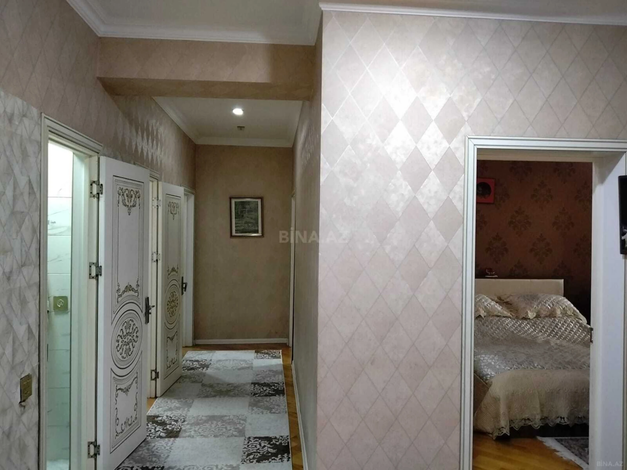 Satılır 4 otaqlı mənzil 140 m²