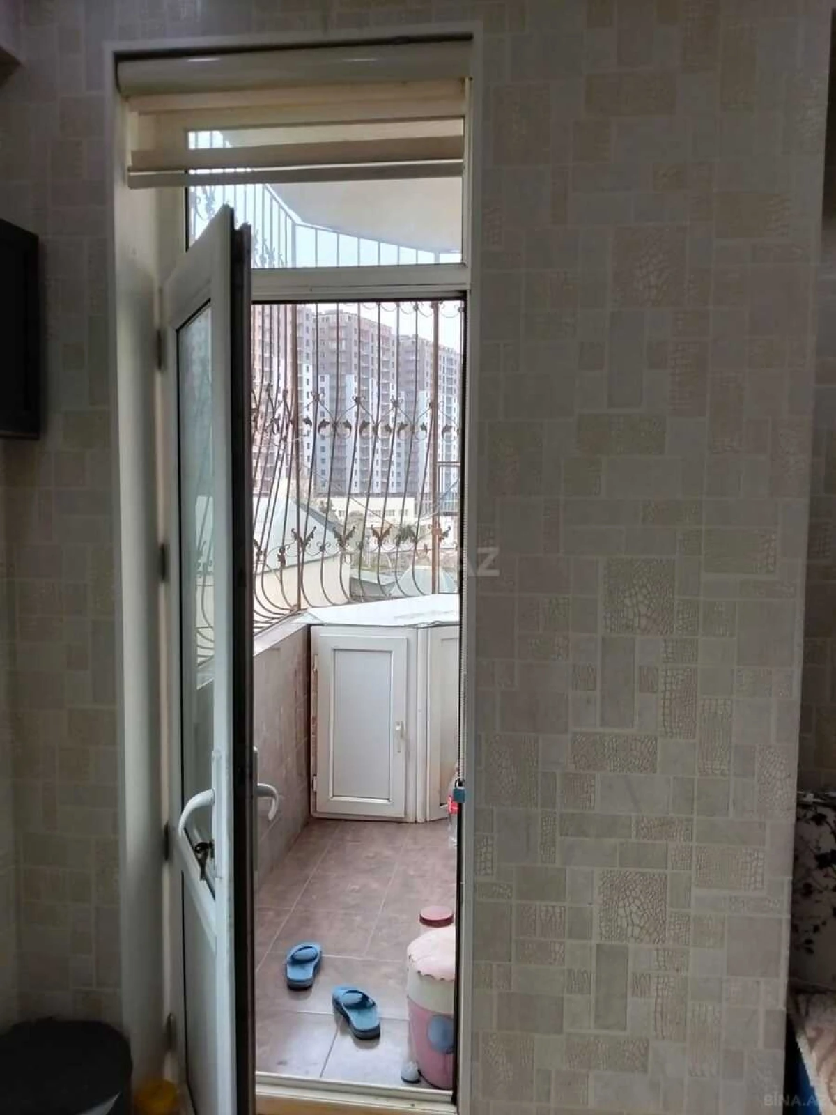 Satılır 4 otaqlı mənzil 140 m²