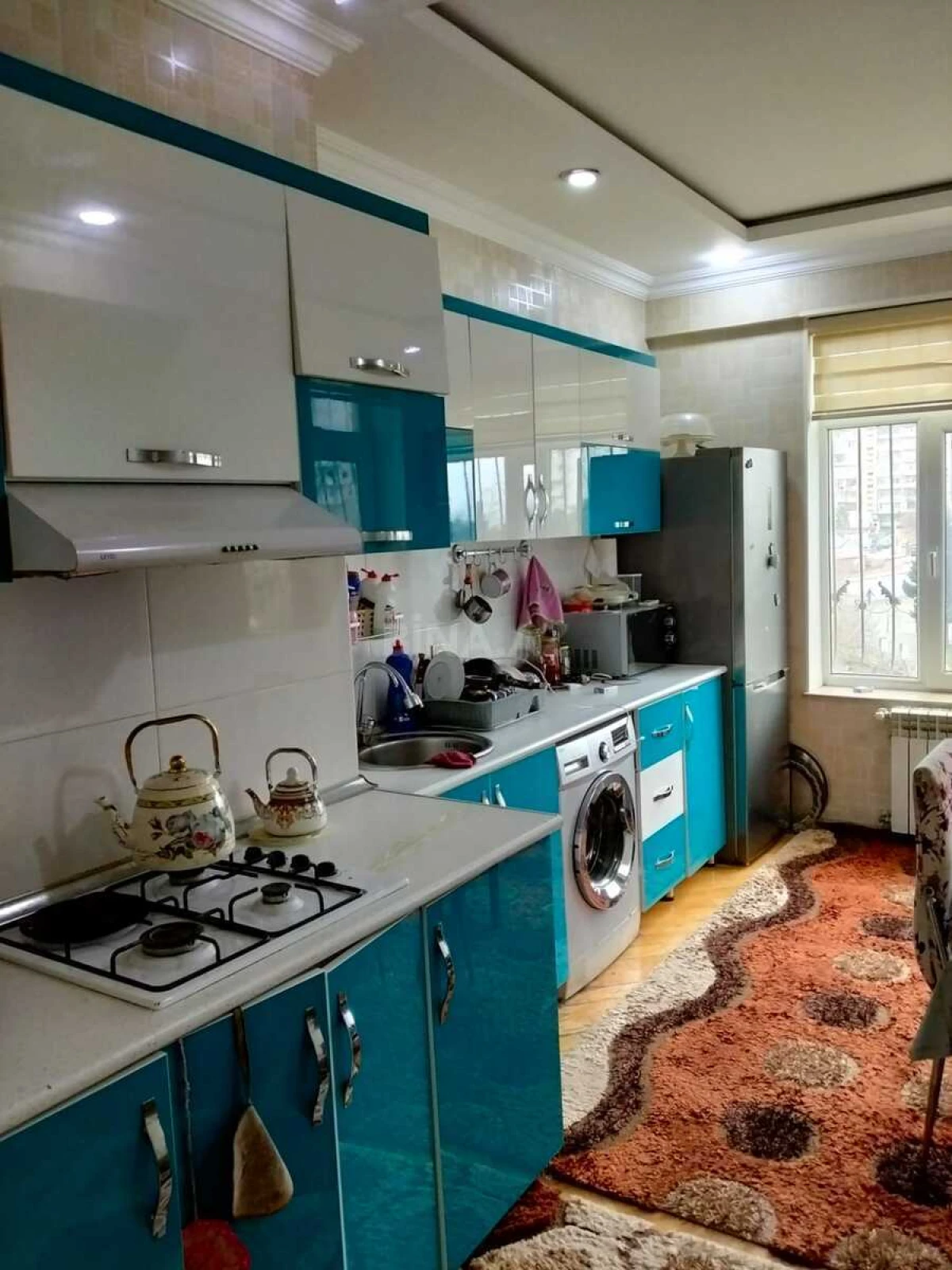 Satılır 4 otaqlı mənzil 140 m²