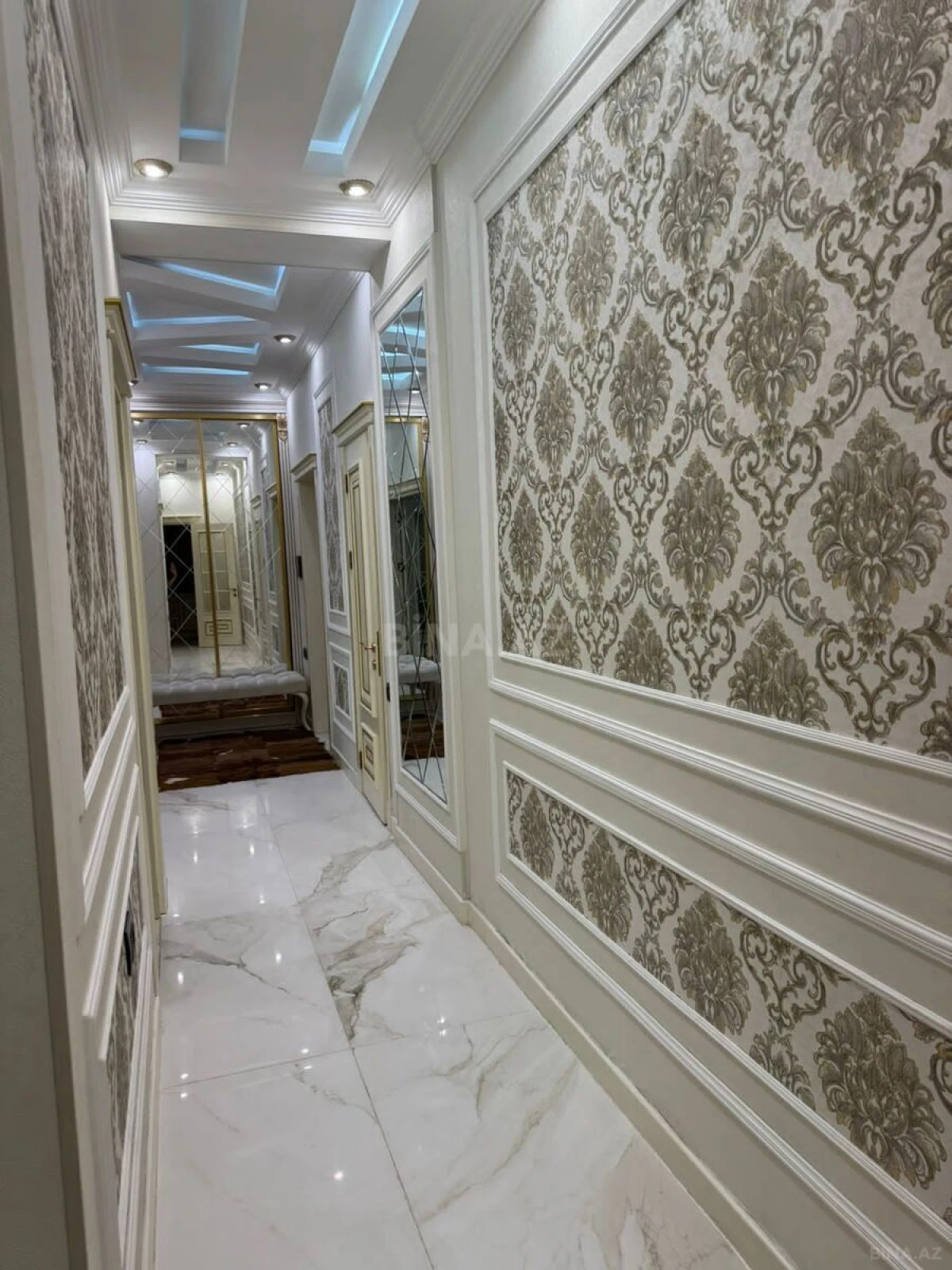 Satılır 3 otaqlı mənzil 117 m²