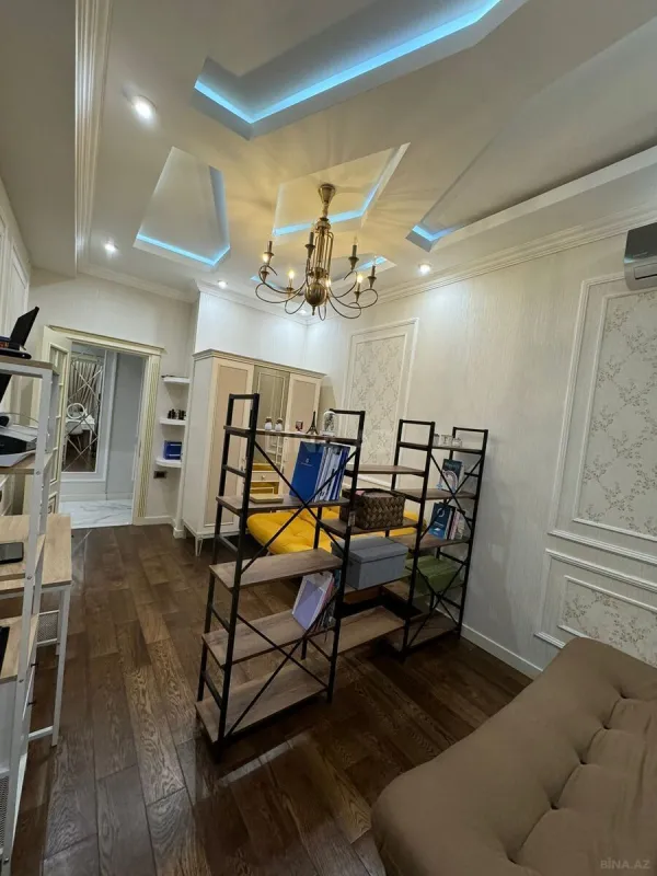 Satılır 3 otaqlı mənzil 117 m²