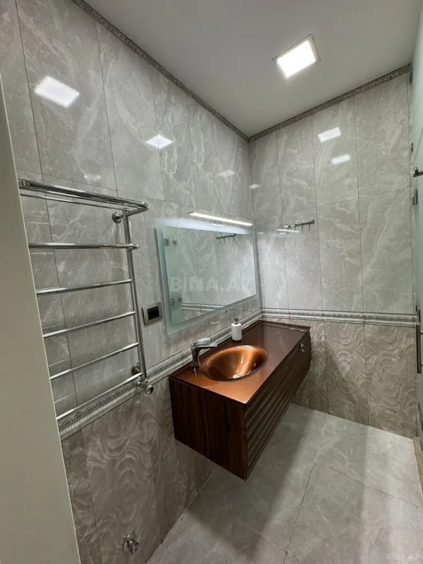 Satılır 3 otaqlı mənzil 117 m²