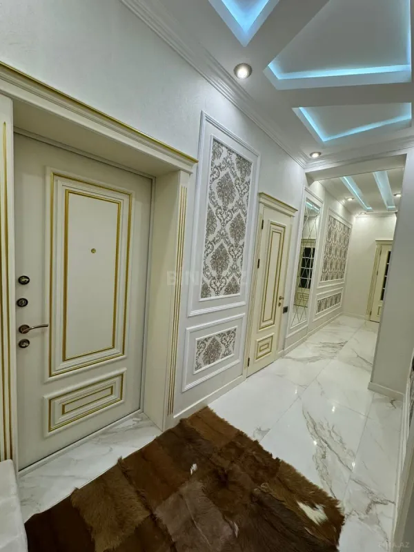 Satılır 3 otaqlı mənzil 117 m²