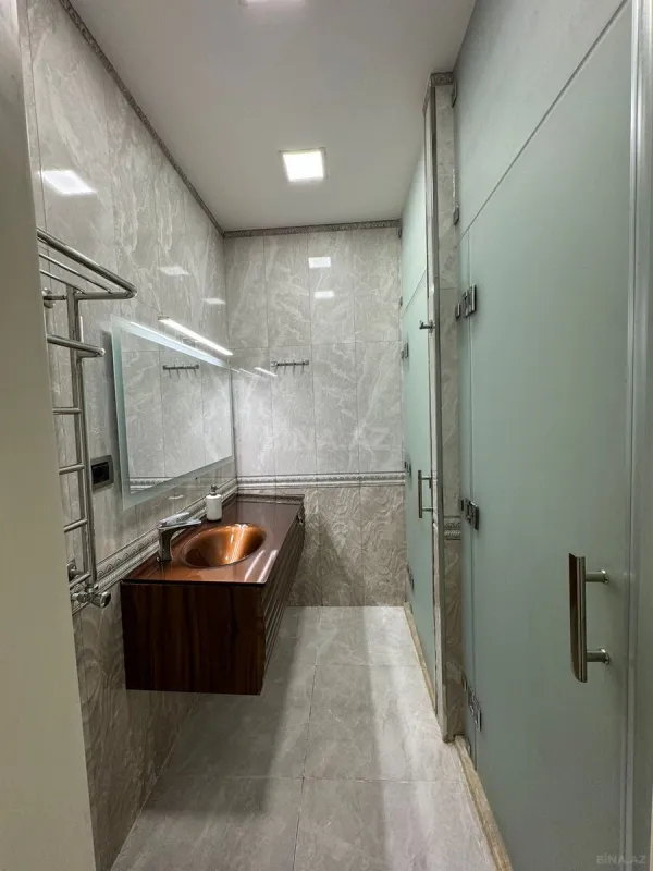 Satılır 3 otaqlı mənzil 117 m²