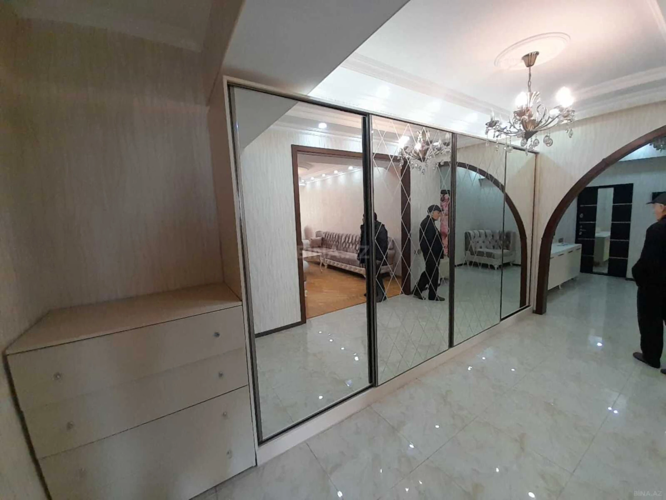 Kirayə verilir 2 otaqlı mənzil 100 m²