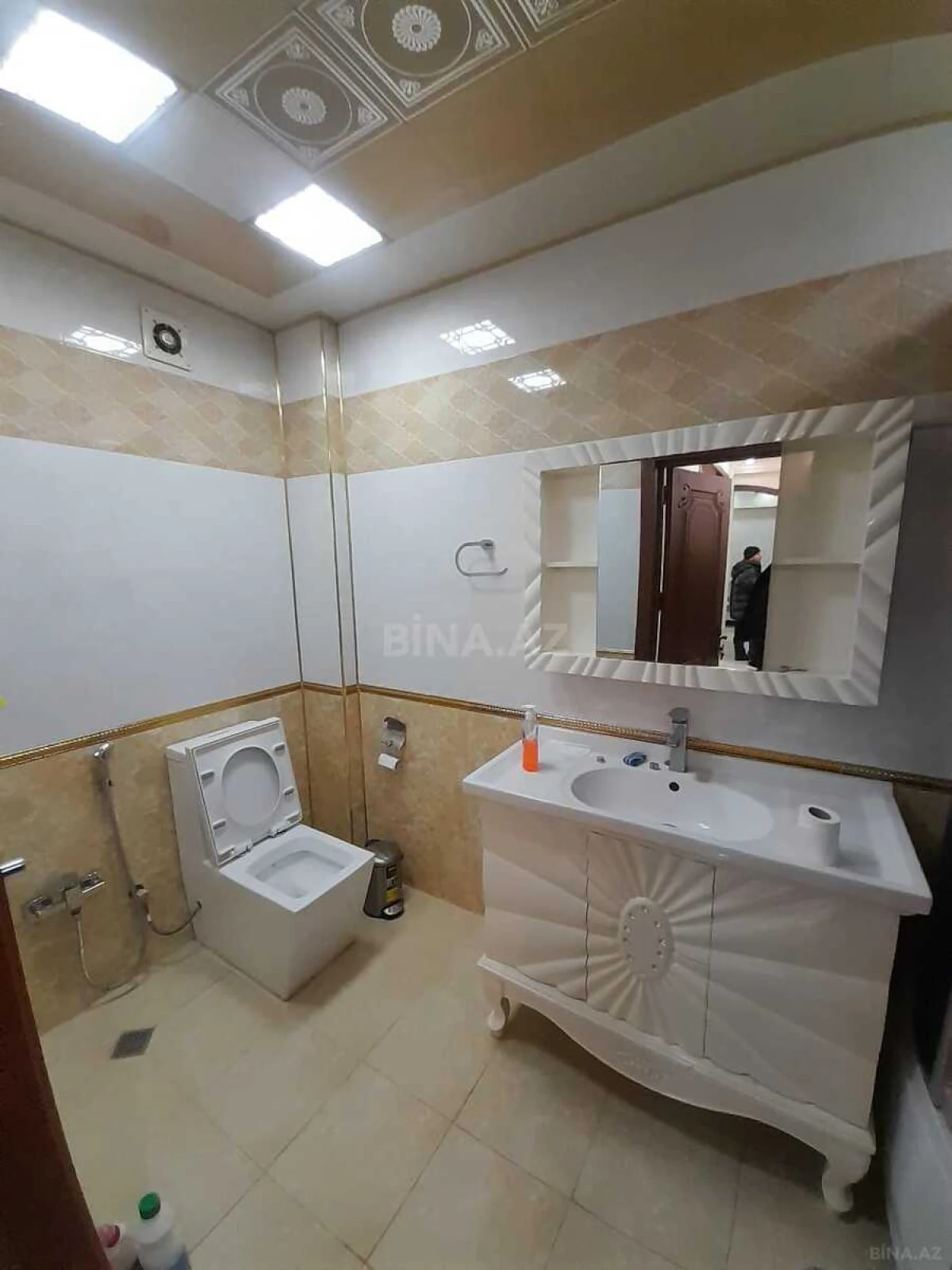 Kirayə verilir 2 otaqlı mənzil 100 m²