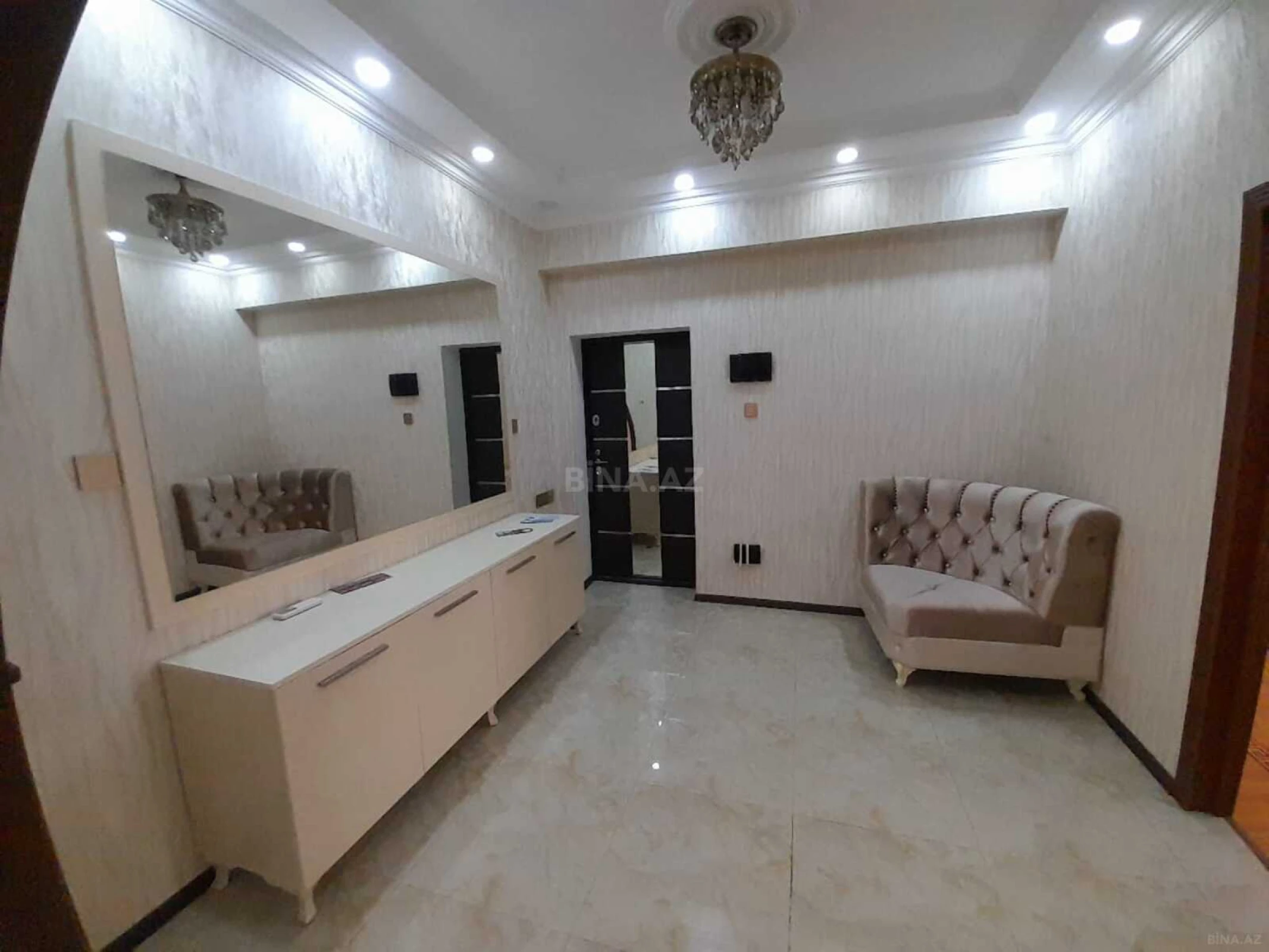 Kirayə verilir 2 otaqlı mənzil 100 m²