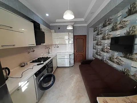 Kirayə verilir 2 otaqlı mənzil 100 m²