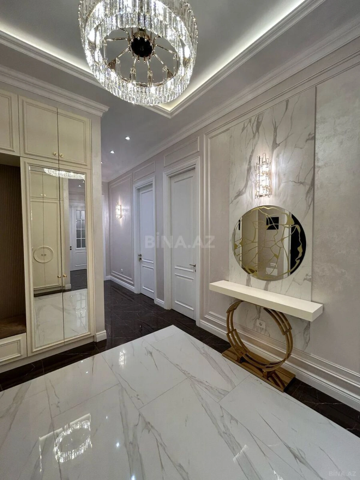 Kirayə verilir 4 otaqlı mənzil 167 m²