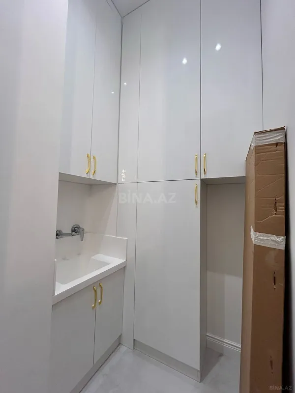Kirayə verilir 4 otaqlı mənzil 167 m²