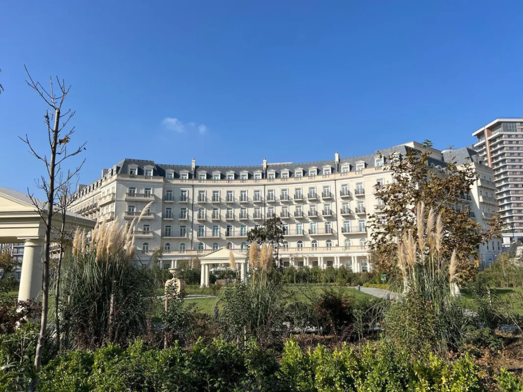 Kirayə verilir 4 otaqlı mənzil 167 m²