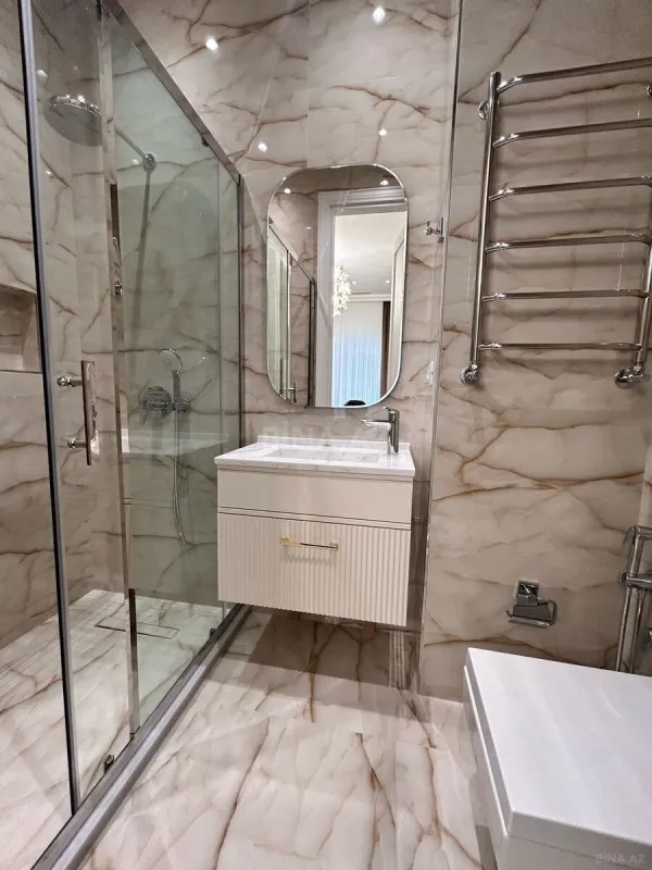 Kirayə verilir 4 otaqlı mənzil 167 m²