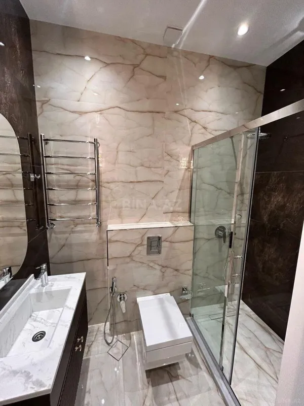 Kirayə verilir 4 otaqlı mənzil 167 m²