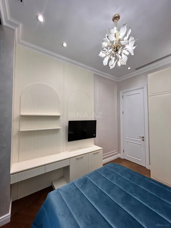 Kirayə verilir 4 otaqlı mənzil 167 m²
