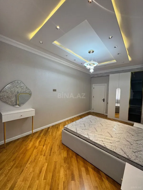 Satılır 2 otaqlı mənzil 88 m²