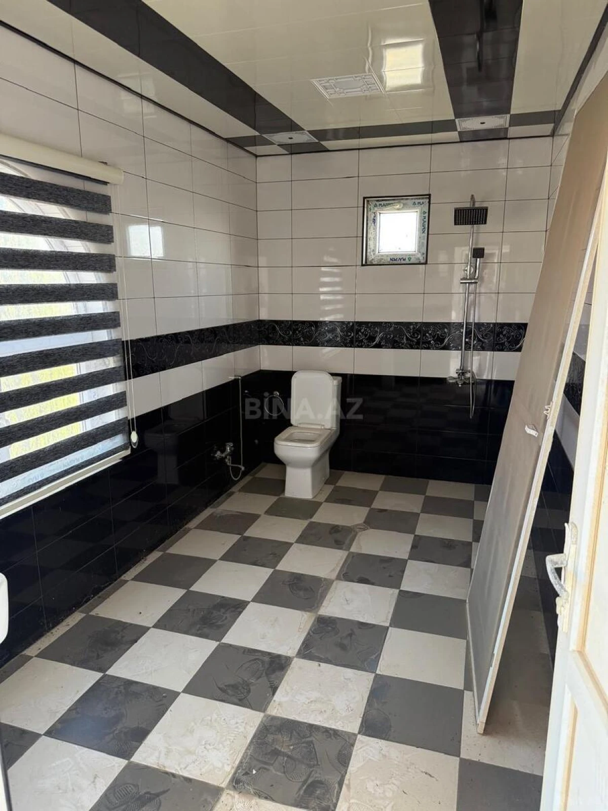 Satılır 8 otaqlı həyət evi 400 m²